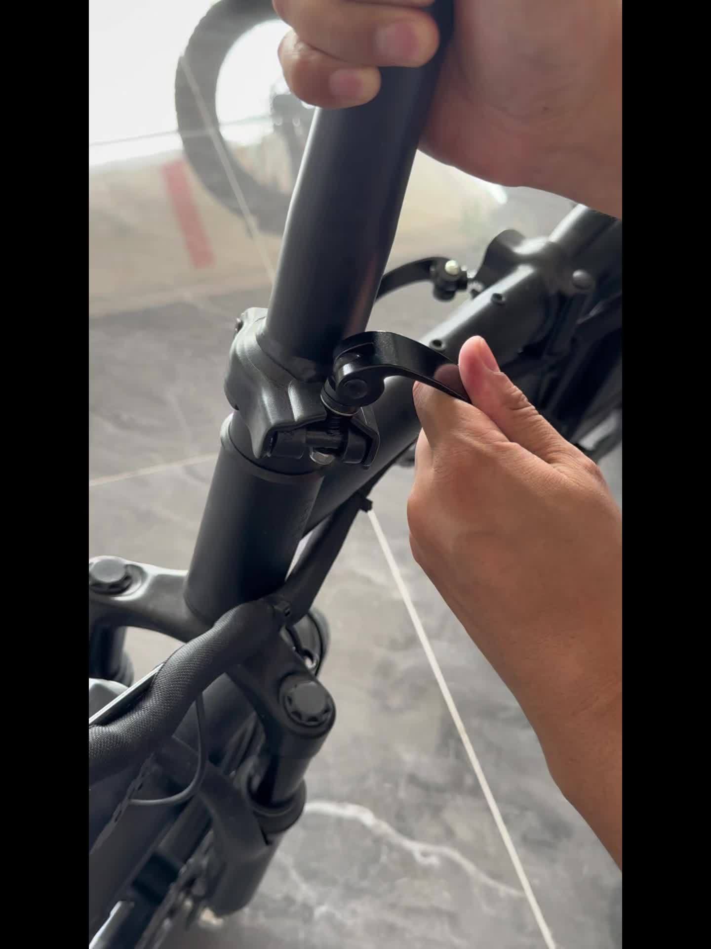 Electric Bike 48V Battery, Brushless Motor, 15-20MPH, Folding Electric Bicycle for Adults, Lightweight Commuter E-Bike with Removable Lithium Battery, Suitable for Urban Commuting, The Best Choice for A Gift, Easy Assemble, Portable Compact Design